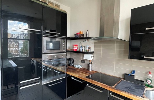 Kilburn Apartment | Stylish 1BD Flat with Private Terrace - Kilburn!