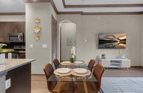 Brady Arts District Apartment | Stylish 1BR Near BOK Center-Gym, Pool, Pet Frndly