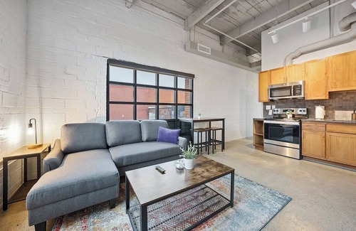 Downtown Cleveland Apartment | Stylish 1BR Retreat in the Heart of Downtown Cleveland