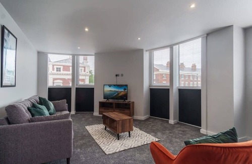 Georgian Quarter Apartment | Stylish 2 Bed Apartment with Free Parking