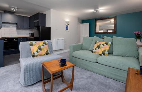 Southampton City Centre Apartment | Stylish 2-Bed City Centre Apartment with Free Parking - At Hem