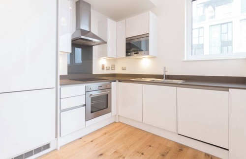 Lansbury Apartment | Stylish 2 Bed Near Excel, Canning Town & O2