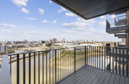 Lansbury Apartment | Stylish 2 Bed Near Excel, Canning Town & O2