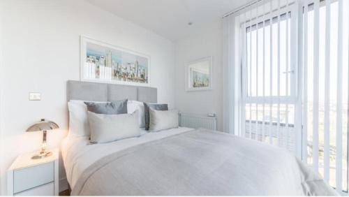 Lansbury Apartment | Stylish 2 Bed Near Excel, Canning Town & O2