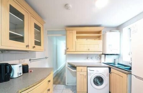 Harrow Road Apartment | Stylish 2 Bedrooms Little Venice
