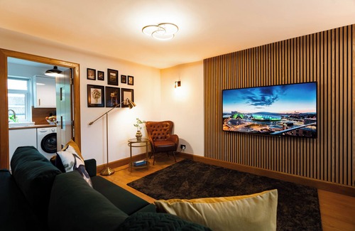 Newton Mearns House | Stylish 2 Bedroom home in Glasgow