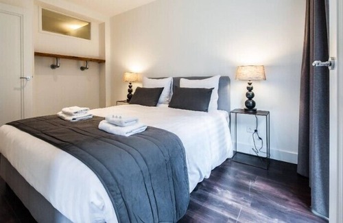 Dapperbuurt Apartment | Stylish 2-Bedroom Apt close to Oosterpark (4pax)