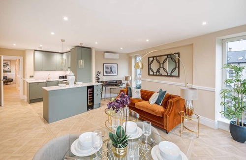 Turnham Green Apartment | Stylish 2-Bedroom Apartment in the heart of Chiswick, London