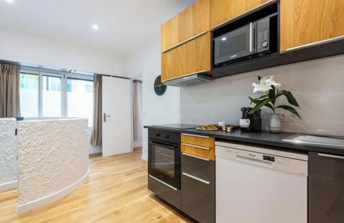 Ternes Apartment | Stylish 2 bedroom Apartment near Arc de Triomphe