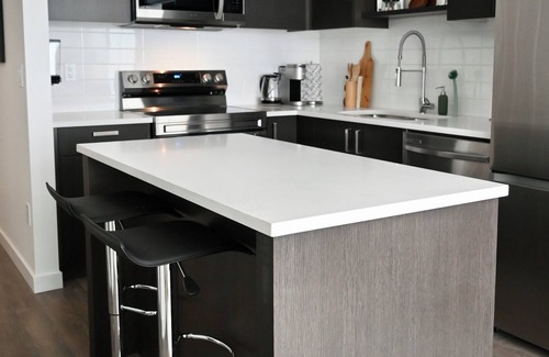 Fleetwood Apartment | Stylish 2-Bedroom Condo Premium Comfort, Central Location sleeps 4