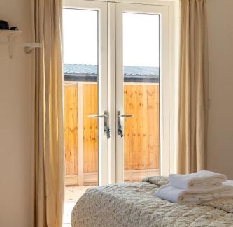 Rothley Apartment | Stylish 2-Bedroom Stay with All Comforts of Home # 2