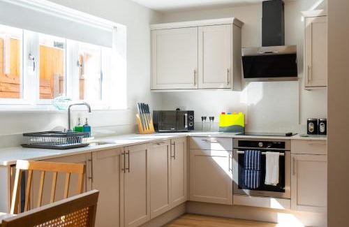 Rothley Apartment | Stylish 2-Bedroom Stay with All Comforts of Home # 2