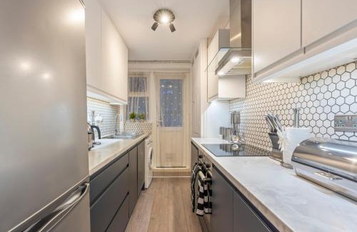 Munster Apartment | Stylish 2Bed Apartment Fulham, Wifi, Parking
