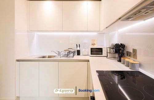 Royal Docks Apartment | Stylish 2BR By DLuxoria Short Lets & Serviced Accommodation Greater London With Pet Friendly, Free WiFi & Free Parking