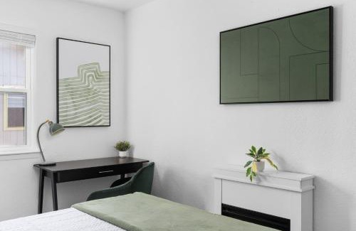 South Lamar Apartment | Stylish 2BR Oasis with Private Patio - Sleeps 8