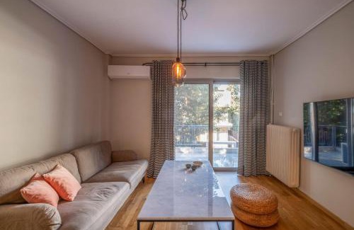 Agia Paraskevi Apartment | Stylish 2BR with Balcony, Northern Suburbs