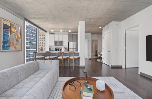 West Loop Gate Apartment | Stylish 2BR with Skyline Views Near Riverwalk