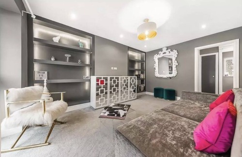 Courtfield Apartment | Stylish 3 Bed Chelsea Home /Prime Location