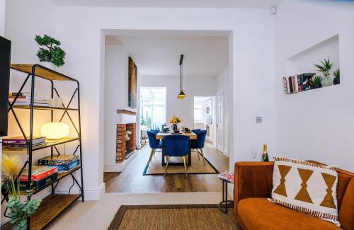 Chester House | Stylish 3-Bed City Centre Home in Chester by 53 Degrees Property, Ideal for Groups, Private Parking!