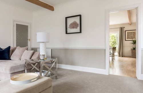 Canford Cliffs House | Stylish 3 bed House in Canford Cliffs 5 mins to beach