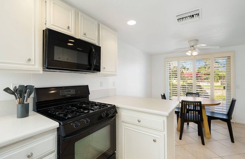 Indian Wells Condo | Stylish 3 bedroom condo w/office & 3 pools