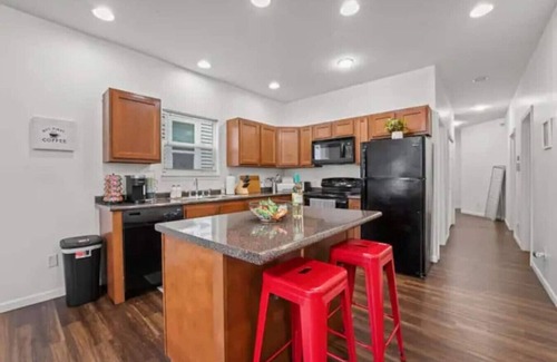 Downtown Indianapolis House | Stylish 3-Bedroom Home with Pool Table, Private Parking, and Prime Location in Downtown Indianapolis