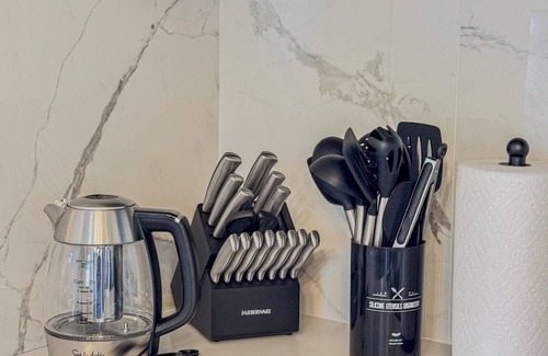 Powelton Village Apartment | Stylish 3BR Apt w/Laundry Near UPenn&Drexel