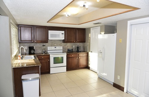 Plano House | 🏡 Stylish 3BR Home in Plano with Backyard & Garage – Perfect Family Getaway!