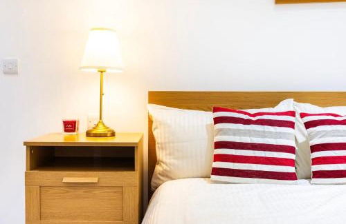 West Kensington Apartment | Stylish 3br3ba Retreat West Kensington Gem B