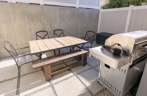 Okanagan-Similkameen House | Stylish 3BRD Townhome in Prime Location