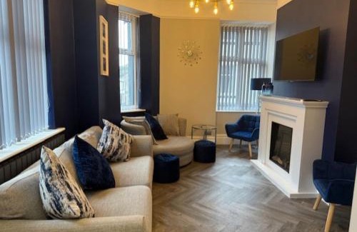 Conwy House | Stylish 4 bed in Central Conwy