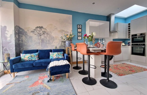 Covent Garden Apartment | Stylish 4 bedroom Flat Retreat in Covent Garden,London,WC2H 9PL