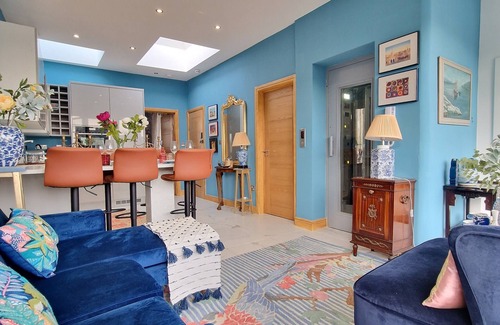 Covent Garden Apartment | Stylish 4 bedroom Flat Retreat in Covent Garden,London,WC2H 9PL