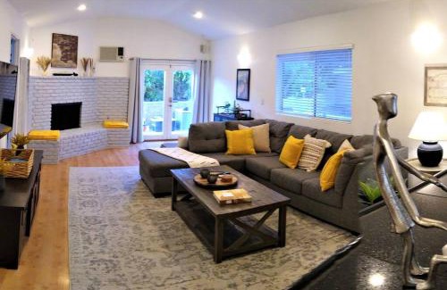 Mar Vista Villa | Stylish 4 Bedroom Home Near Venice Beach with Backyard BBQ