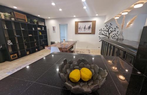 Mar Vista Villa | Stylish 4 Bedroom Home Near Venice Beach with Backyard BBQ