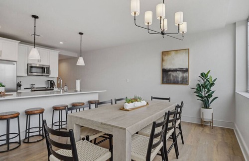 Central Business District Hotel | Stylish 4BD Unit near French Quarter/Superdome - Great for Saints Games!