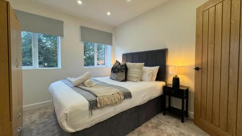 Cradley House | Stylish 4Bed House - Garden - High Speed Internet - Parking 154R