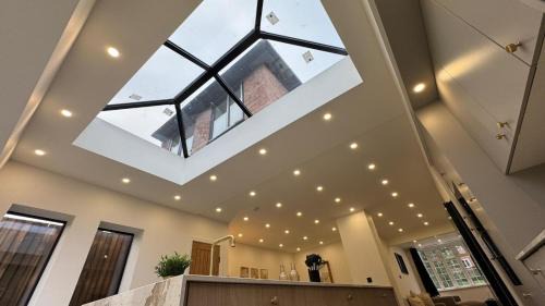 Cradley House | Stylish 4Bed House - Garden - High Speed Internet - Parking 154R