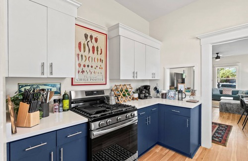 West University House | Stylish 4BR, 2.5BA Fully Renovated- Walk to UofA & 4thAve- Sleeps 8-Pet Friendly