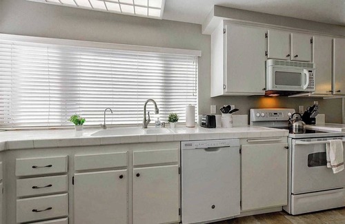 Country Club House | Stylish 4BR Home in San Jose – Family & Pet Friendly, Prime Location #41318