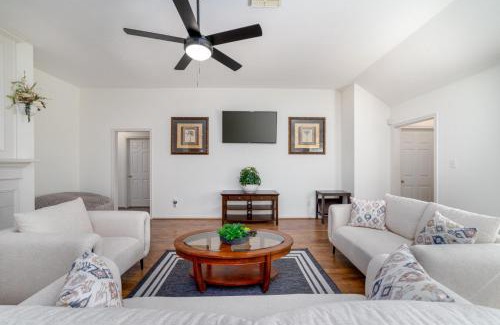 George Bush Park/Eldridge House | Stylish 4BR Retreat in West Houston - Prime Spot