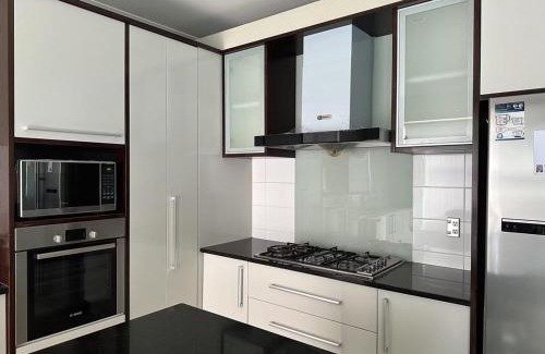 Flat Bush Villa | Stylish 5 Bedroom Property