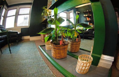 Southend-on-Sea Apartment | Stylish and artistic flat in Southend on Sea