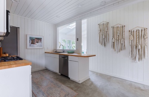 Culloden Shores House | Stylish and Chic Montauk Home with Pool + Backyard Oasis