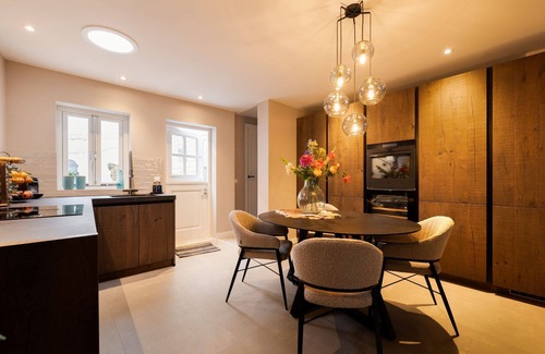 Centrum House | Stylish and elegantly furnished home in the charming, historic Vijfhoek district of Haarlem.