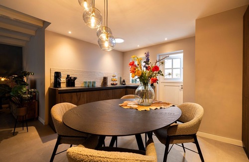 Centrum House | Stylish and elegantly furnished home in the charming, historic Vijfhoek district of Haarlem.