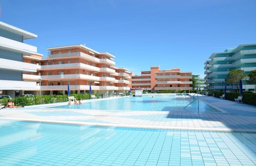 Bibione Apartment | Stylish and Functional Stay in Resort with Shared Pool
