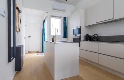 Amandus - Atheneum Apartment | Stylish Antwerp Apartment Near MAS Museum