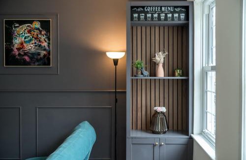 Grove Apartment | Stylish apartment in the heart of Kingston town centre