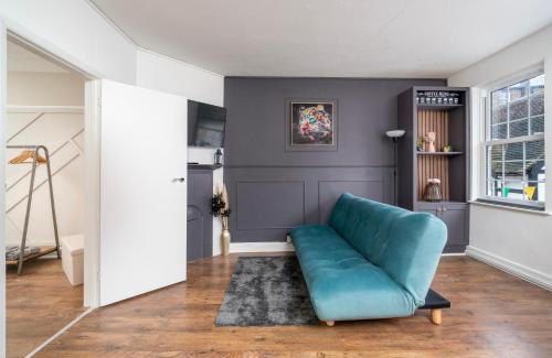 Grove Apartment | Stylish apartment in the heart of Kingston town centre